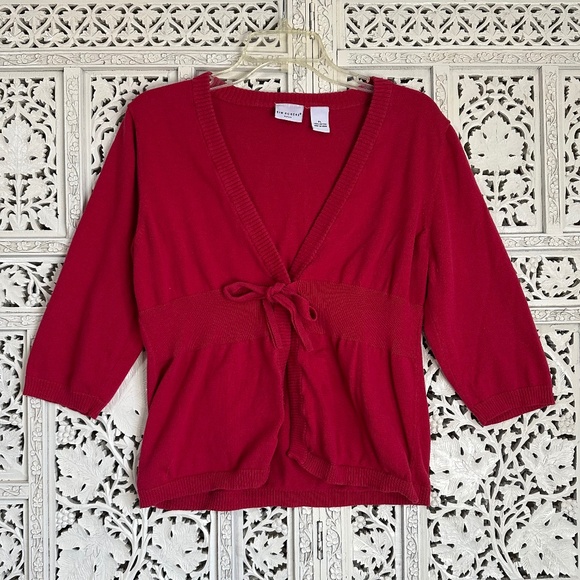 Kim Rogers Sweaters - Vintage red tie front preppy cardigan‎ with quarter length sleeves coquette